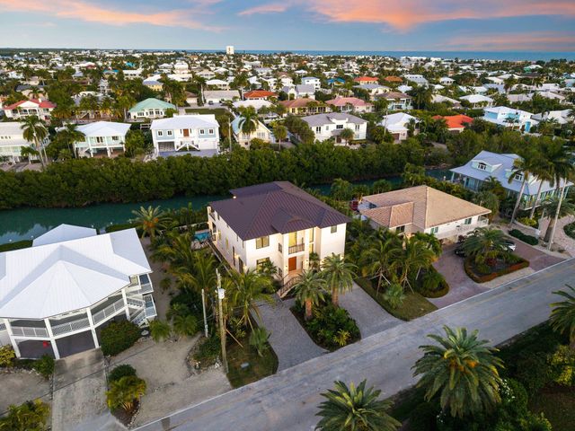 230 15Th Circle, Key Colony, FL 33051