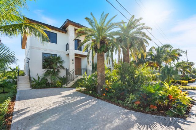 230 15Th Circle, Key Colony, FL 33051