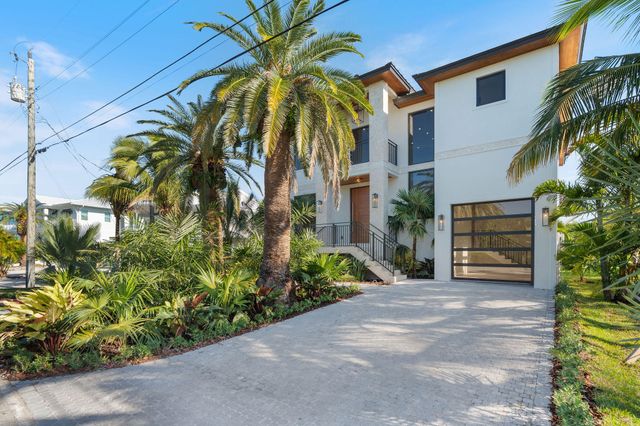 230 15Th Circle, Key Colony, FL 33051