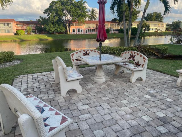 183 Dorchester H, West Palm Beach, FL 33417