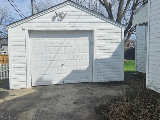 1681 Girard Street, Akron, OH 44301