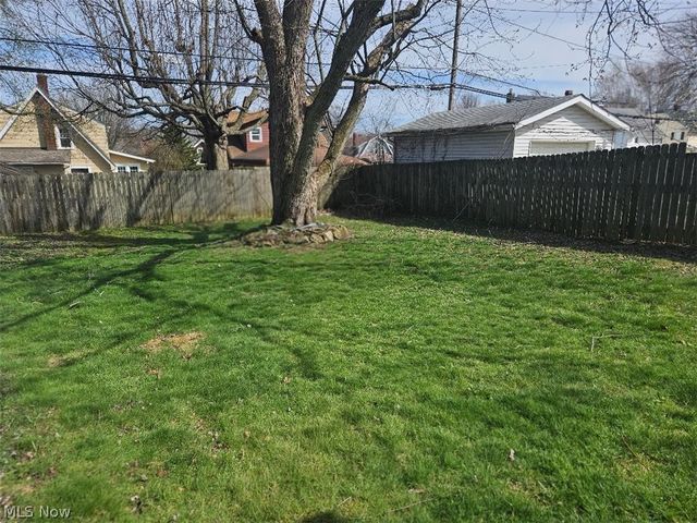 1681 Girard Street, Akron, OH 44301