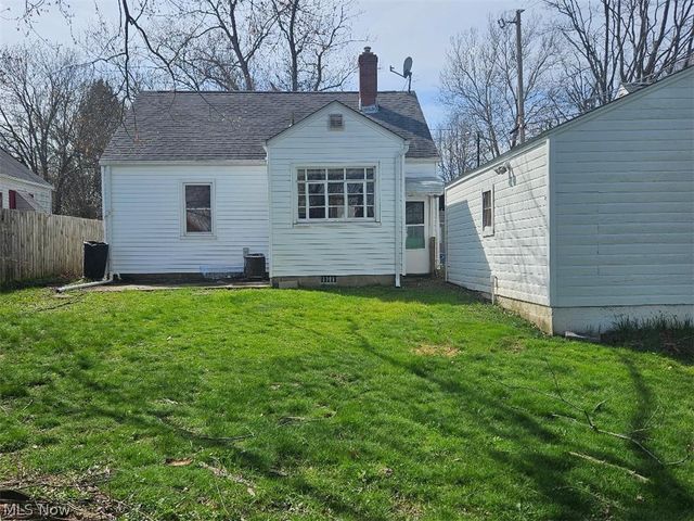 1681 Girard Street, Akron, OH 44301