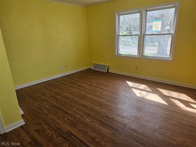 1681 Girard Street, Akron, OH 44301