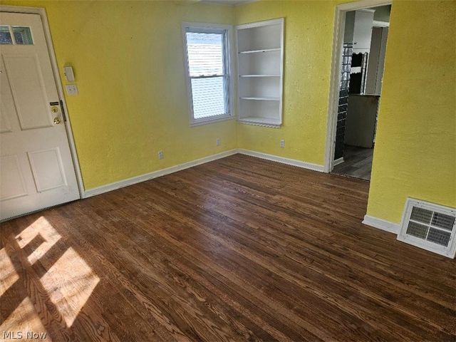 1681 Girard Street, Akron, OH 44301