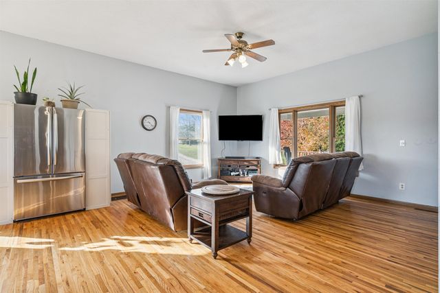 330 S Mill Street, Wadena, IA 52169