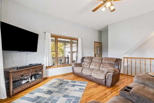 330 S Mill Street, Wadena, IA 52169