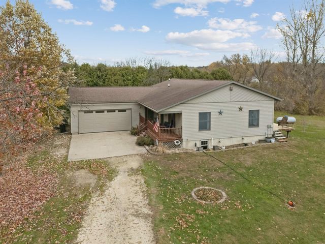 330 S Mill Street, Wadena, IA 52169