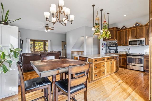 330 S Mill Street, Wadena, IA 52169