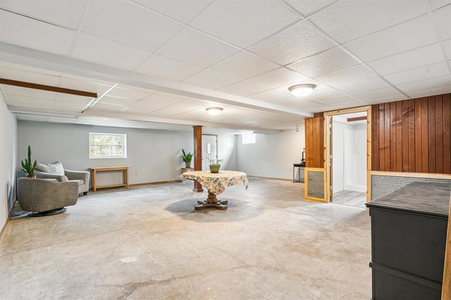 330 S Mill Street, Wadena, IA 52169