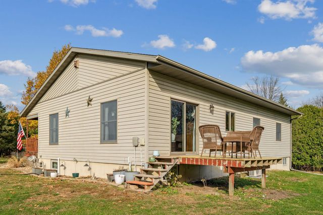 330 S Mill Street, Wadena, IA 52169
