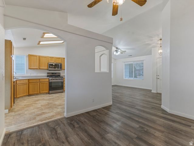 5444 S 4050 W, Roy, UT 84067