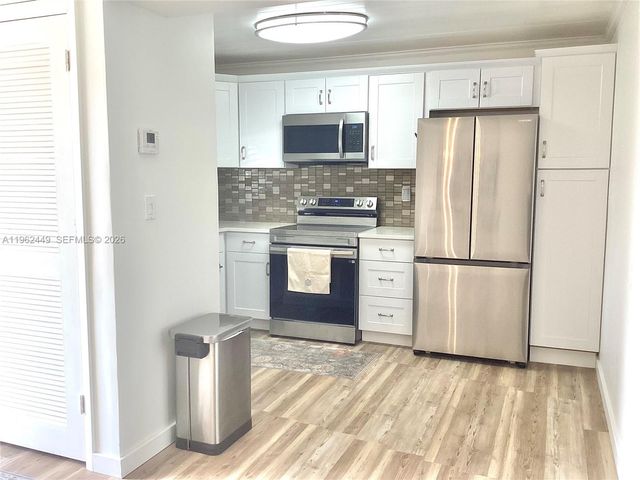 9423 S Hollybrook Lake Drive 106, Pembroke Pines, FL 33025