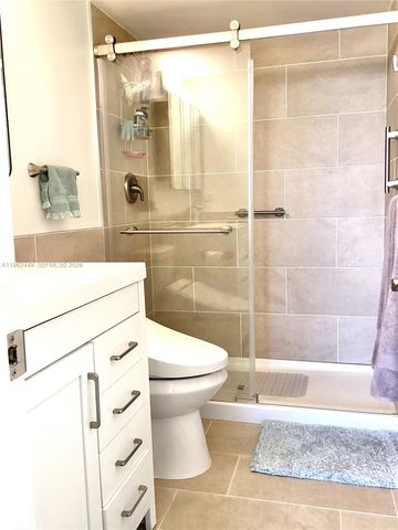 9423 S Hollybrook Lake Drive 106, Pembroke Pines, FL 33025