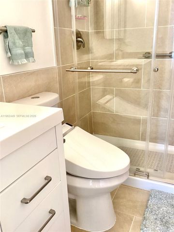 9423 S Hollybrook Lake Drive 106, Pembroke Pines, FL 33025