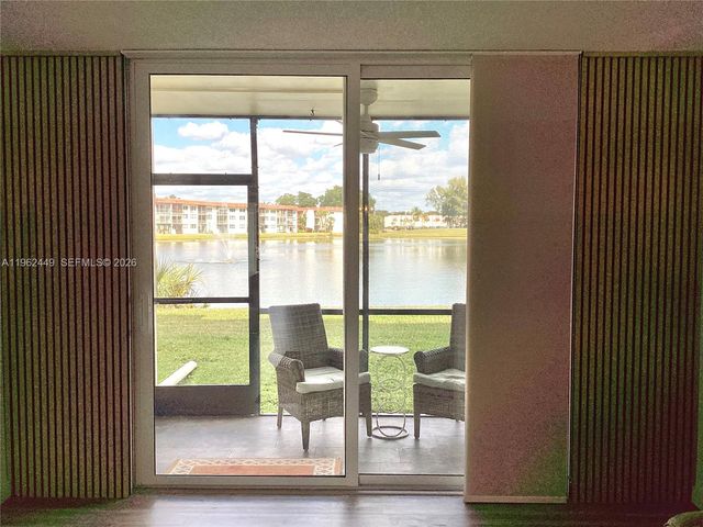 9423 S Hollybrook Lake Drive 106, Pembroke Pines, FL 33025