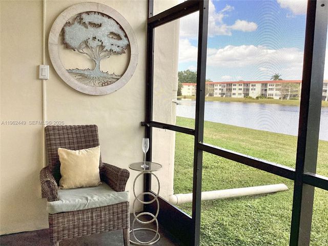 9423 S Hollybrook Lake Drive 106, Pembroke Pines, FL 33025