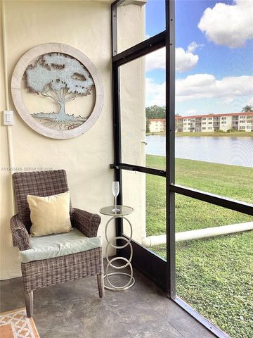 9423 S Hollybrook Lake Drive 106, Pembroke Pines, FL 33025