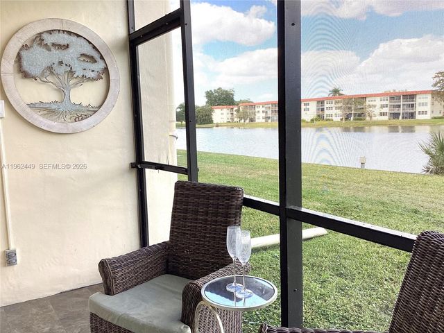 9423 S Hollybrook Lake Drive 106, Pembroke Pines, FL 33025