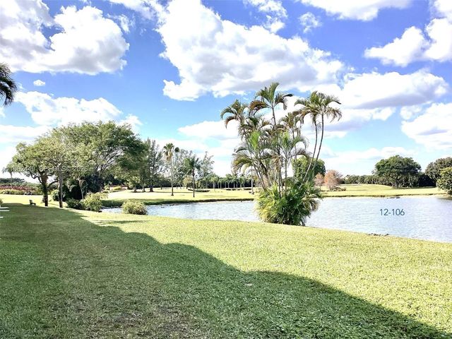 9423 S Hollybrook Lake Drive 106, Pembroke Pines, FL 33025