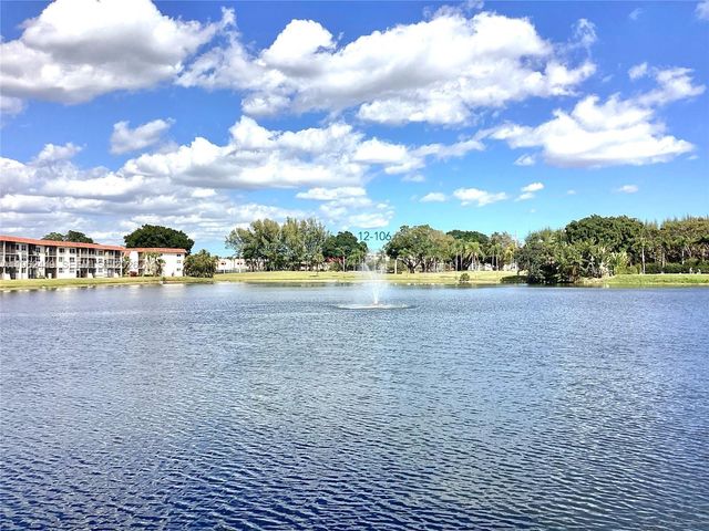 9423 S Hollybrook Lake Drive 106, Pembroke Pines, FL 33025