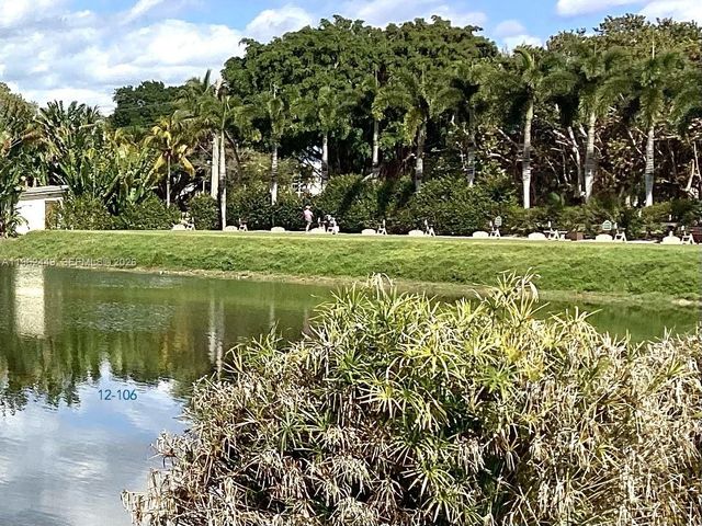 9423 S Hollybrook Lake Drive 106, Pembroke Pines, FL 33025