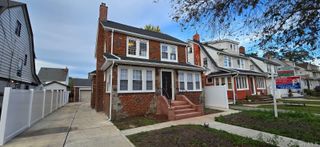 104-40 194th Street, Saint Albans, NY 11412