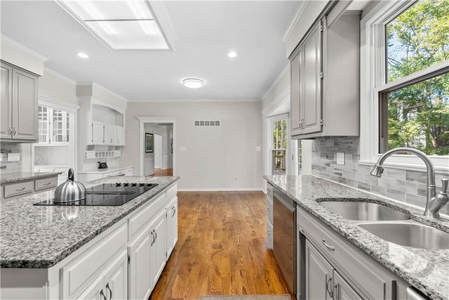 504 NW 47th Street, Gladstone, MO 64116