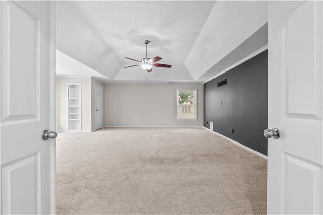 504 NW 47th Street, Gladstone, MO 64116