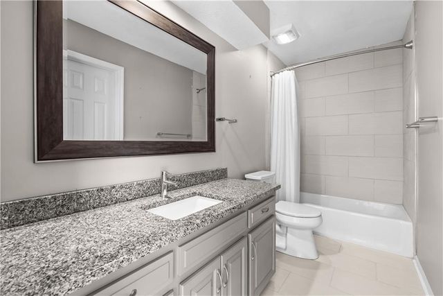 504 NW 47th Street, Gladstone, MO 64116