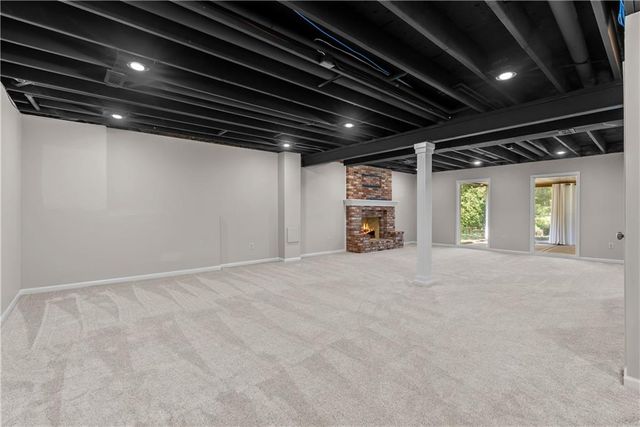 504 NW 47th Street, Gladstone, MO 64116