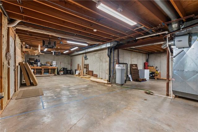 504 NW 47th Street, Gladstone, MO 64116