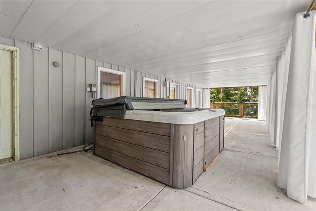 504 NW 47th Street, Gladstone, MO 64116