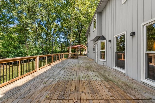504 NW 47th Street, Gladstone, MO 64116