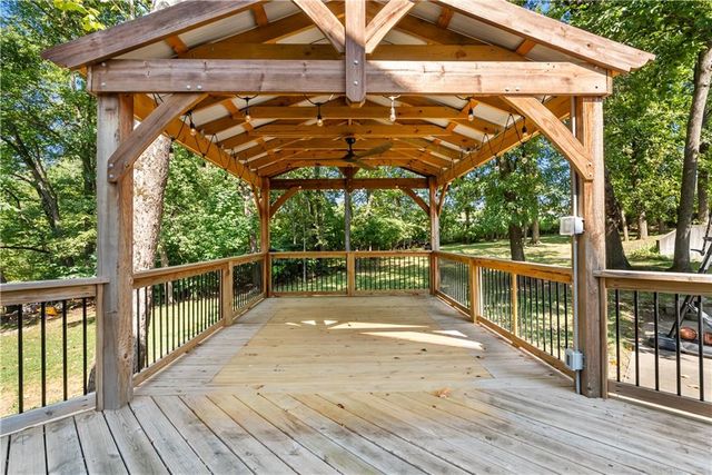 504 NW 47th Street, Gladstone, MO 64116