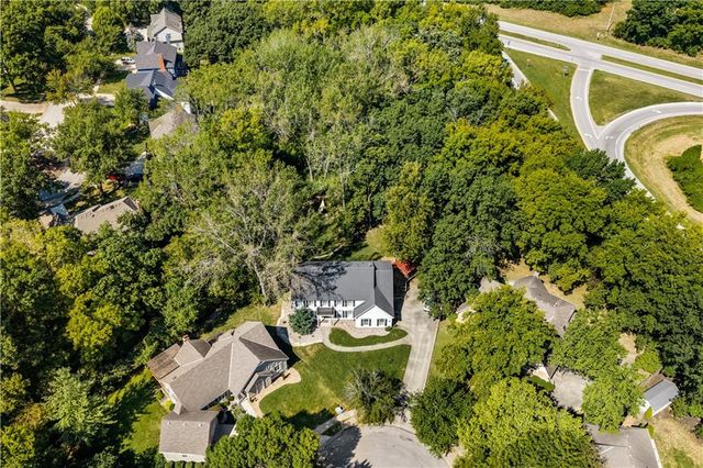 504 NW 47th Street, Gladstone, MO 64116