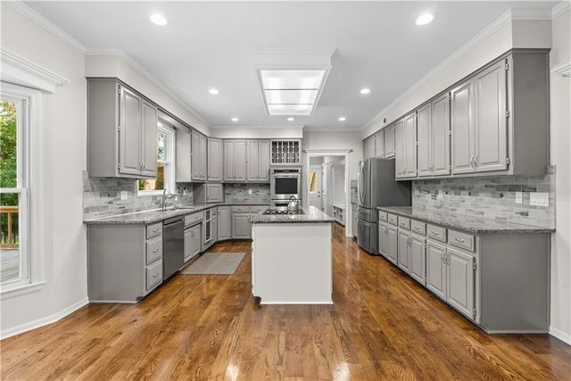 504 NW 47th Street, Gladstone, MO 64116