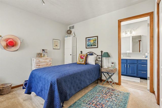 3330 Clearview Lane, Saugatuck, MI 49453