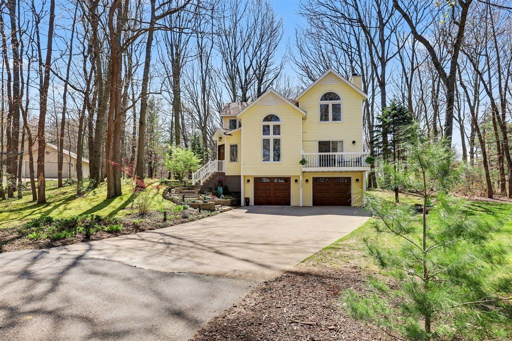 3330 Clearview Lane, Saugatuck, MI 49453