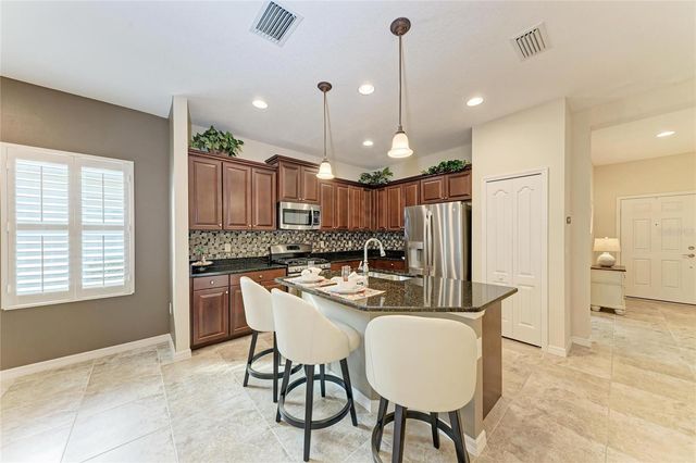 4952 MAYMONT PARK CIRCLE, Bradenton, FL 34203