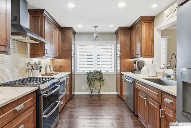 12832 Burt Court, Omaha, NE 68154