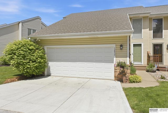 12832 Burt Court, Omaha, NE 68154