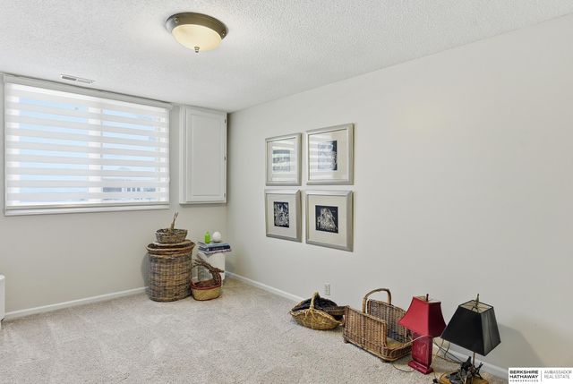12832 Burt Court, Omaha, NE 68154