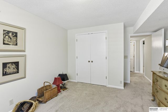 12832 Burt Court, Omaha, NE 68154