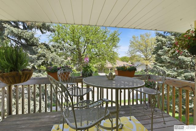 12832 Burt Court, Omaha, NE 68154