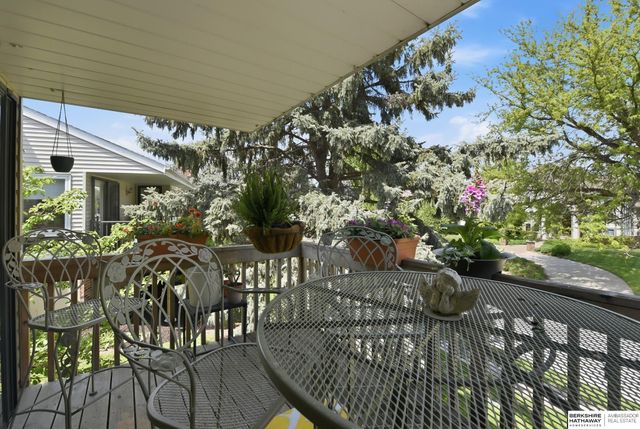 12832 Burt Court, Omaha, NE 68154