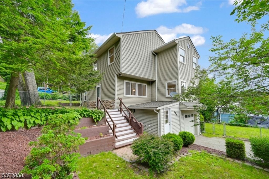 486 Lake Shore Dr, West Milford Twp., NJ 07421