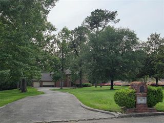 110 Commons Lake Drive, Huffman, TX 77336