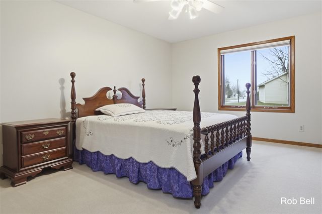 4232 Redbush Drive, Grandville, MI 49418