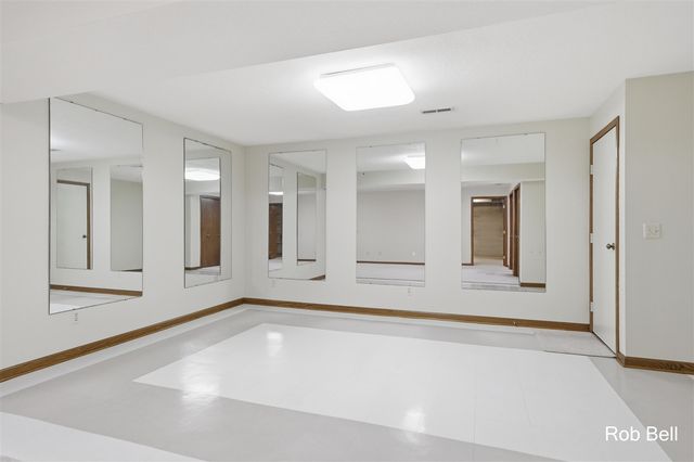 4232 Redbush Drive, Grandville, MI 49418